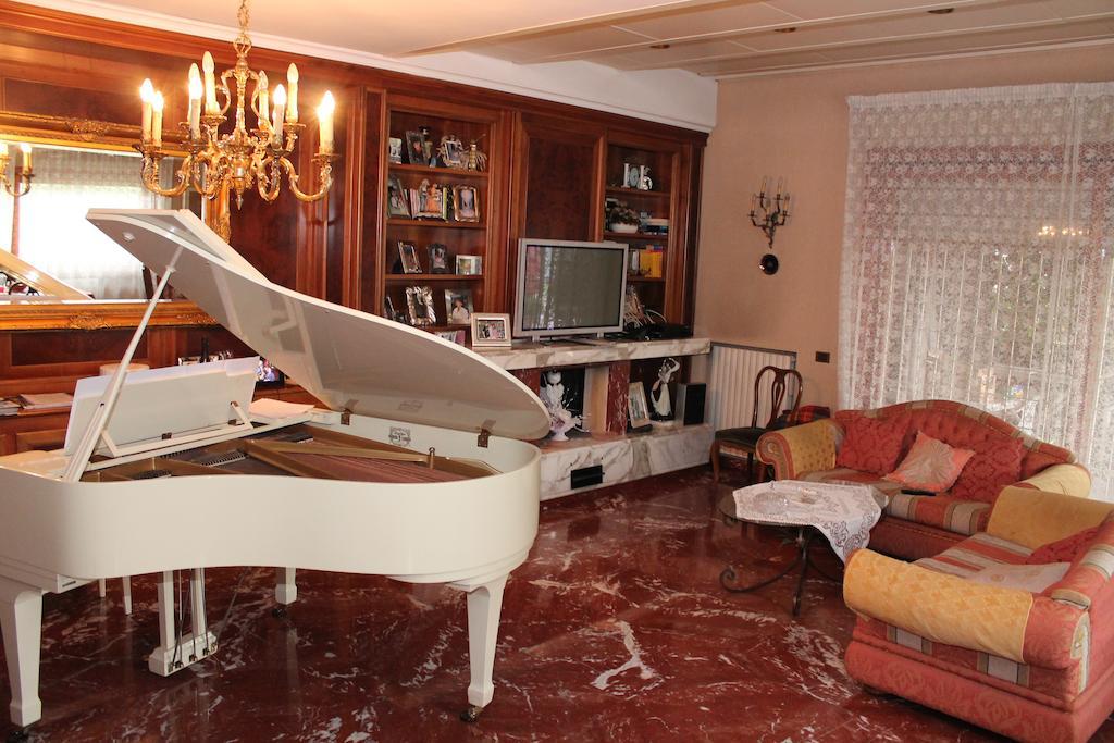 La Casa Della Musica Bed and Breakfast Ciampino Kamer foto